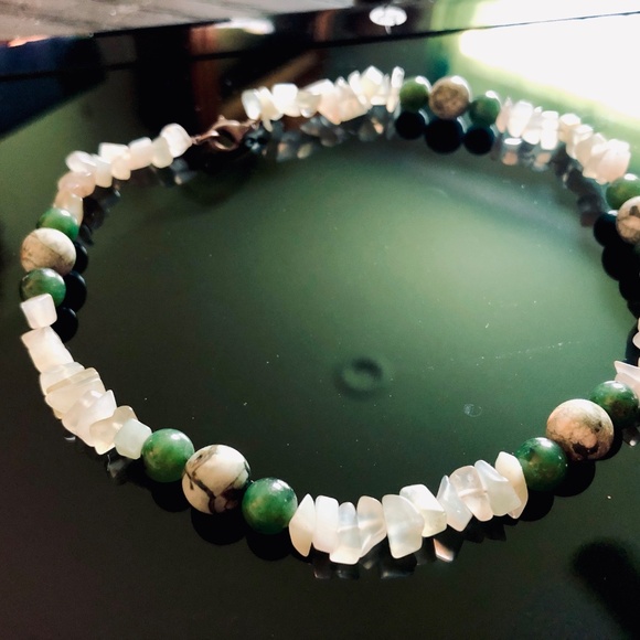 3/$40 VTG Handmade Boho Beaded Choker Necklace~ Aventurine Nuggets/Marbled Jade - Picture 7 of 8